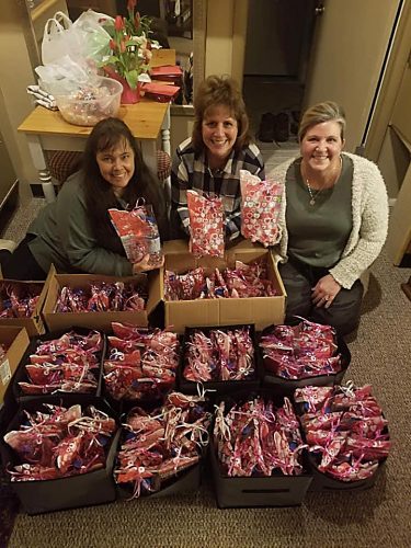 Lions bring Valentine's cheer to MediLodge residents | News, Sports, Jobs - Vimarsana News